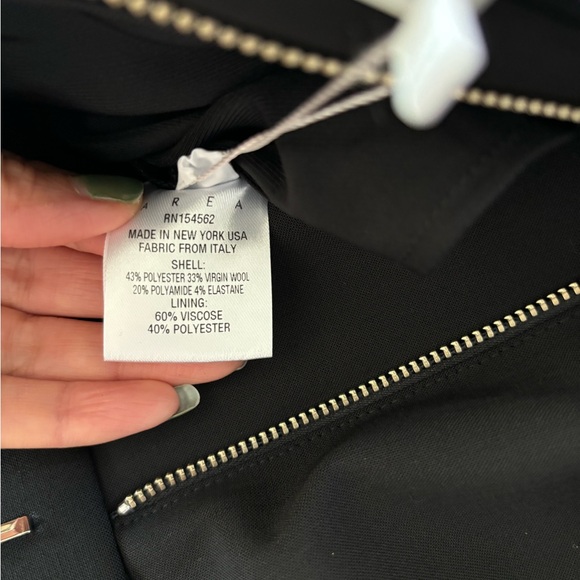 AREA Size 6 five pocket heart cutout short - Picture 12 of 12